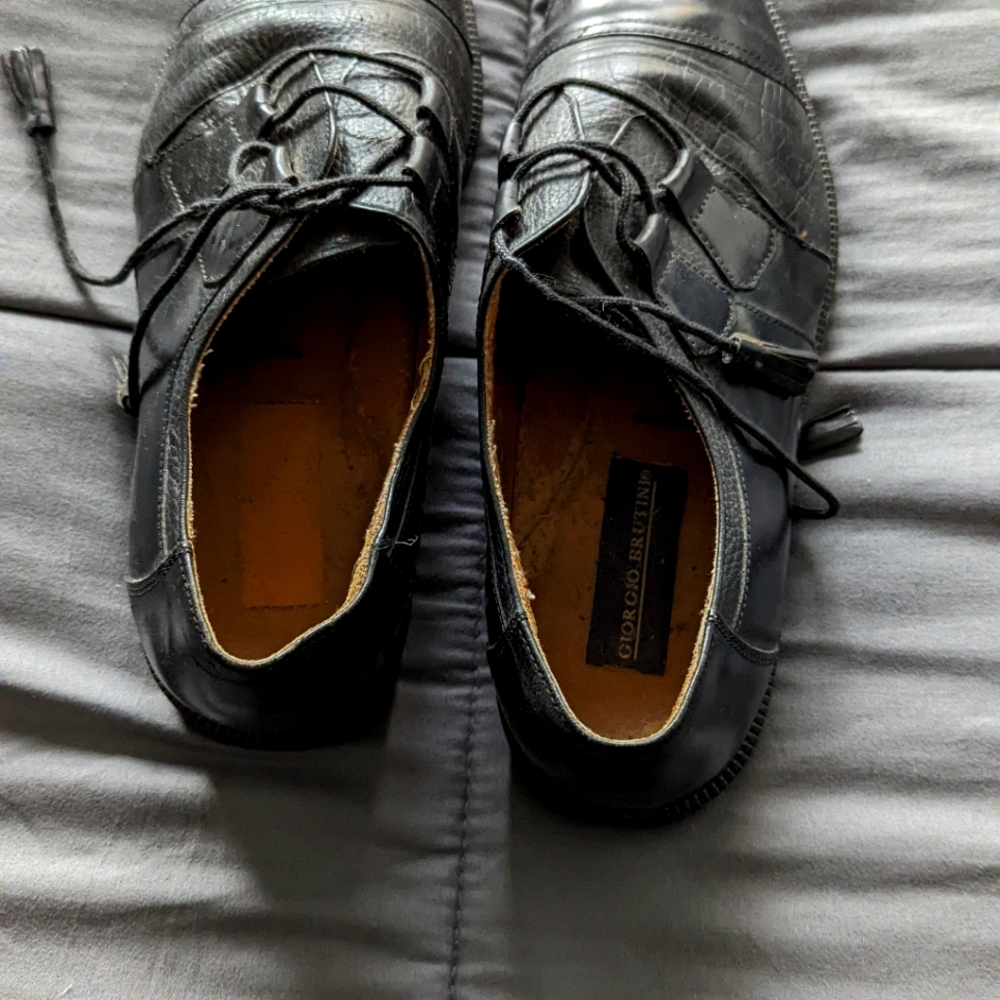 Men's black leather shoes